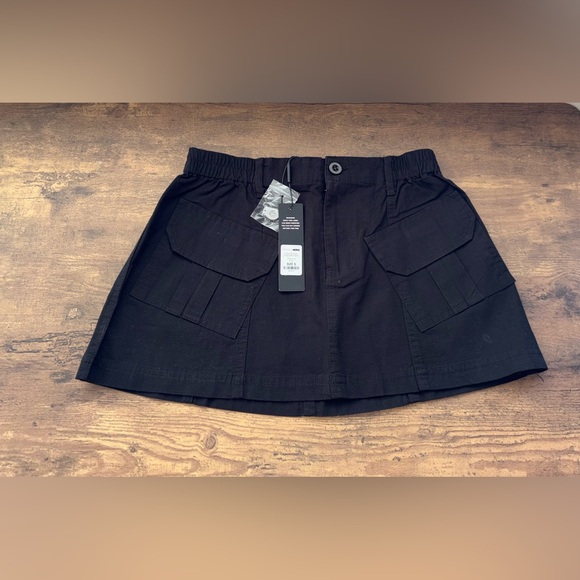 Fashion Nova Black Cargo Mini Skirt - Picture 3 of 9
